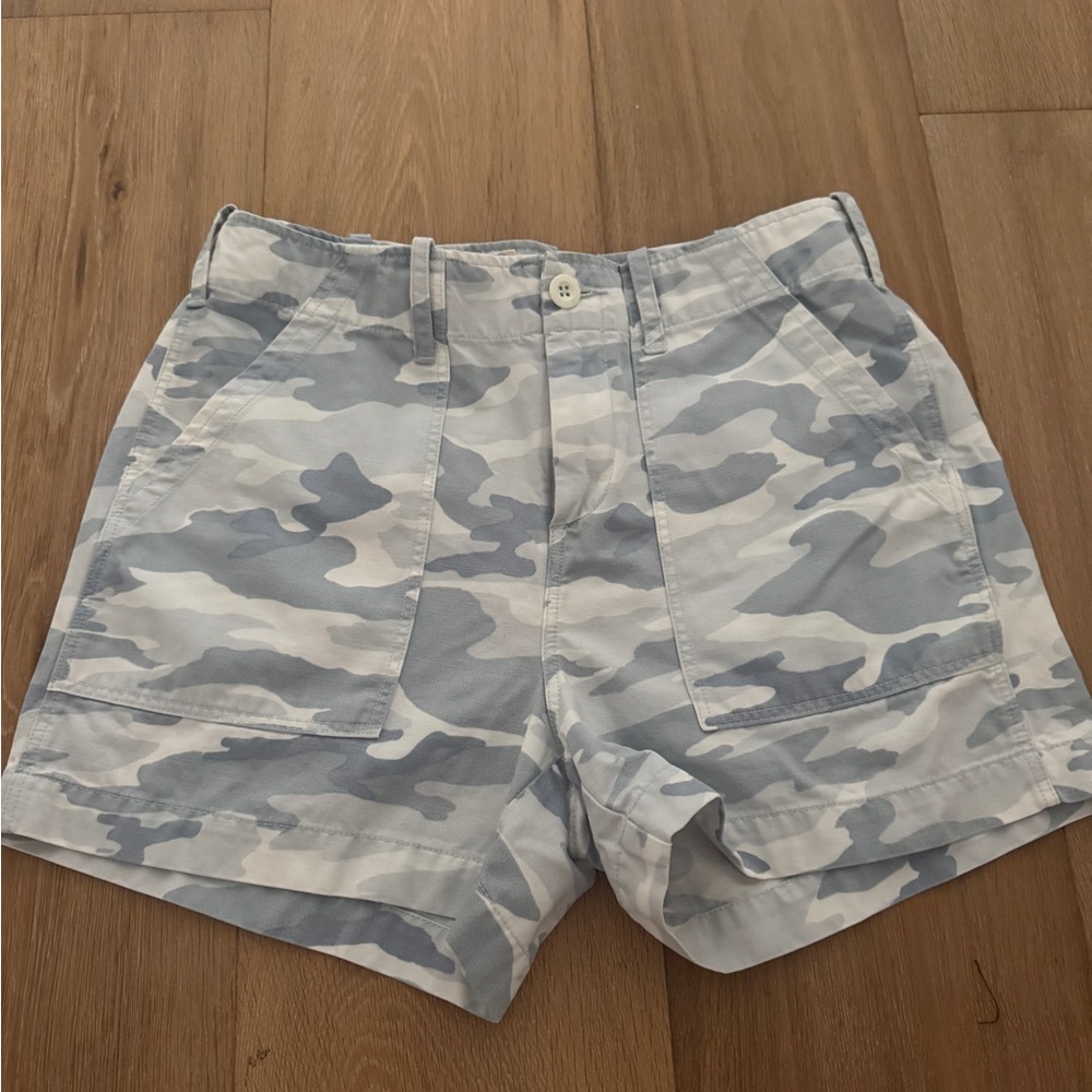 Women’s G1 Surplus Shorts light blue, light grey and white.
